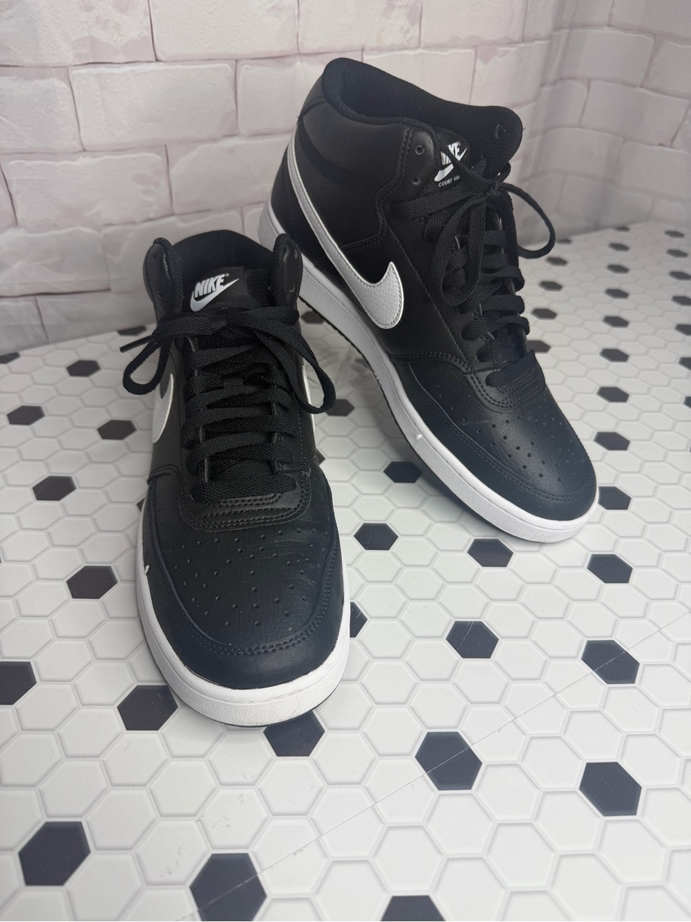 Nike Court Vision Mid Black/White Sneakers – Men’s Size 9.5